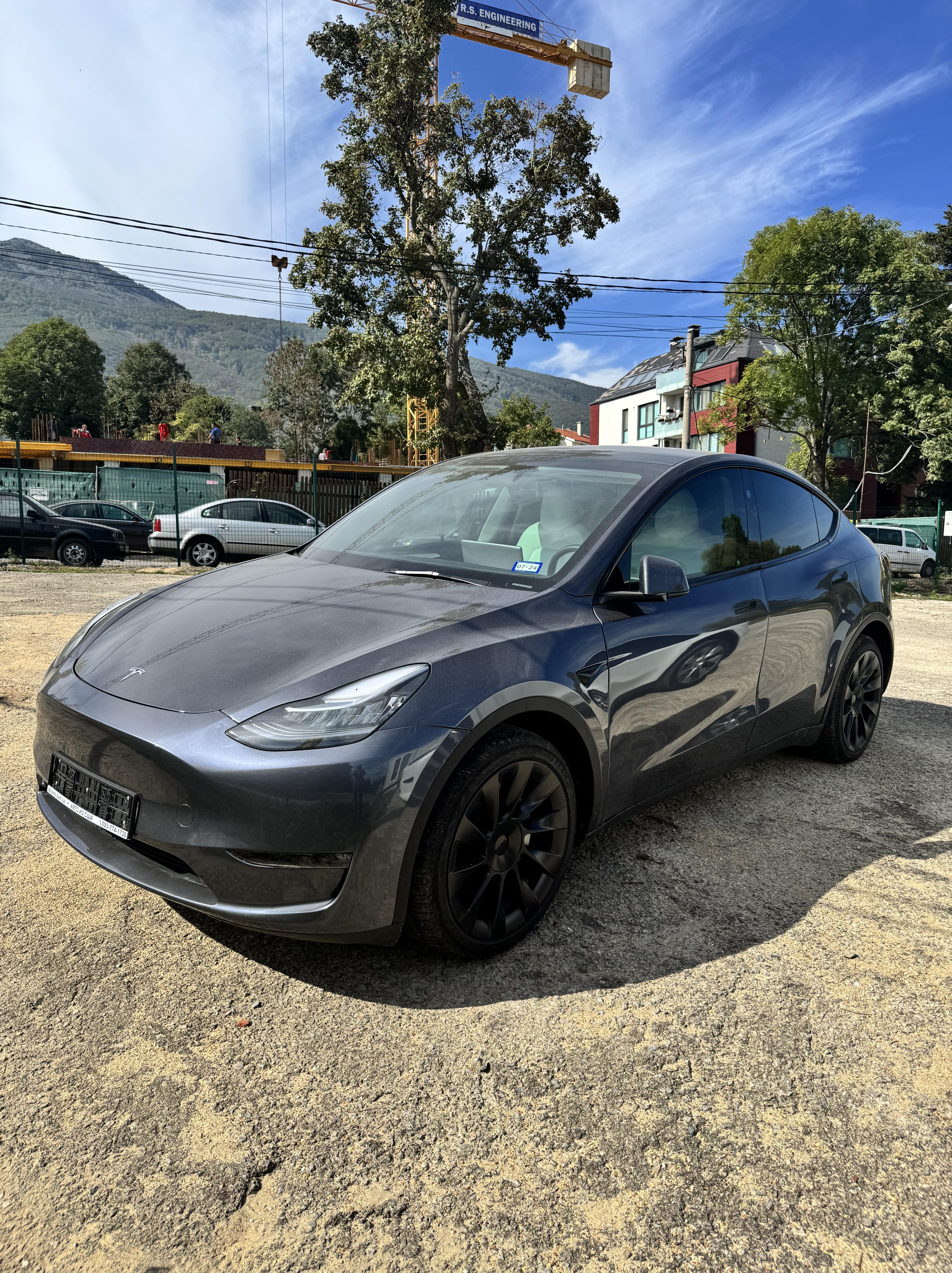 TESLA MODEL Y LONG RANGE