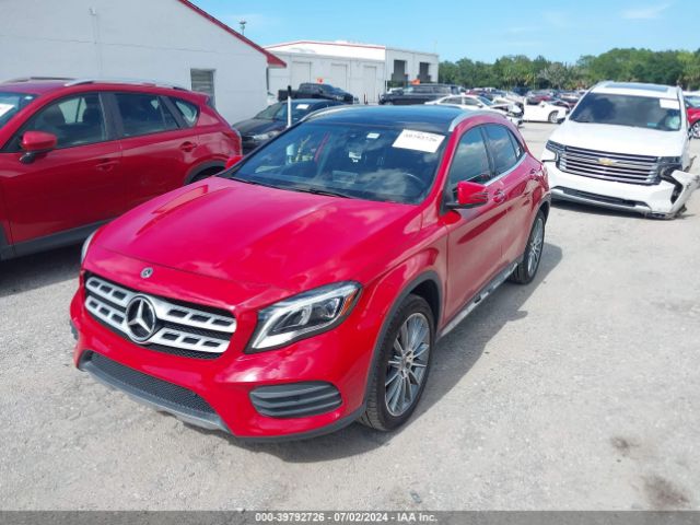 MERCEDES-BENZ GLA 250 4MATIC